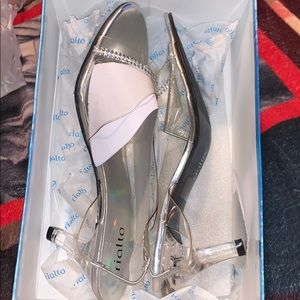 NWT clear pumps